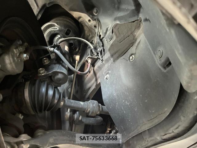 Toyota CAMRY 2018-01 8817210-18