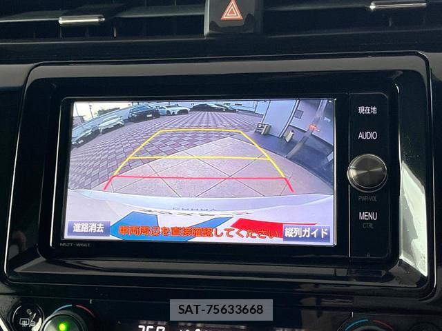 Toyota CAMRY 2018-01 8817210-3