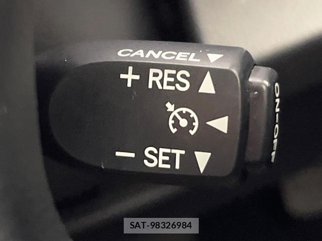 Toyota CAMRY 2012-06 8817843-8