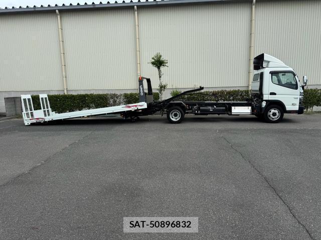 MITSUBISHI FUSO CANTER 2022-11 8817070-13