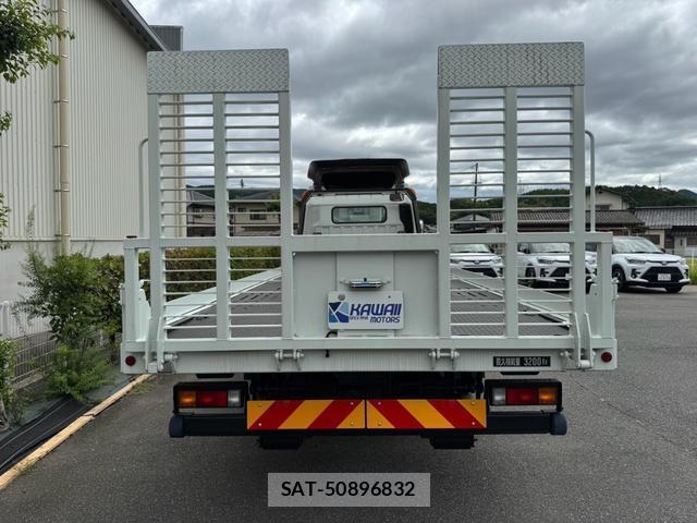 MITSUBISHI FUSO CANTER 2022-11 8817070-16