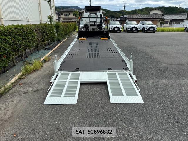 MITSUBISHI FUSO CANTER 2022-11 8817070-18