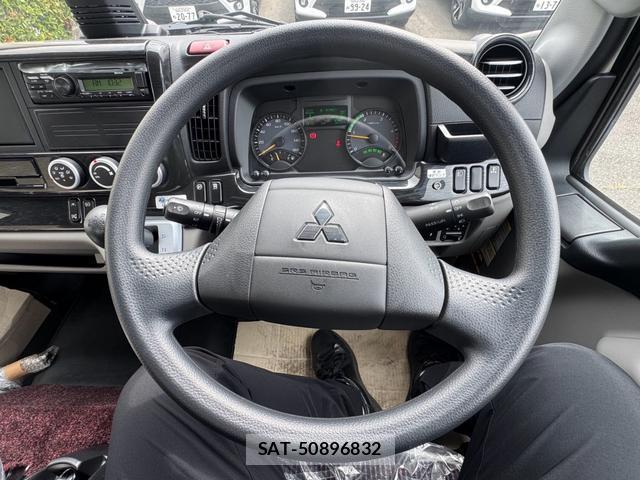 MITSUBISHI FUSO CANTER 2022-11 8817070-2
