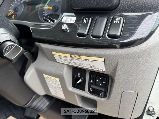 MITSUBISHI FUSO CANTER 2022-11 8817070-5