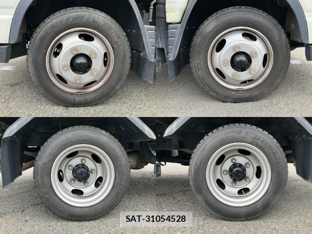 MITSUBISHI FUSO CANTER 2019-07 8817450-13