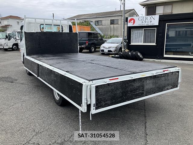 MITSUBISHI FUSO CANTER 2019-07 8817450-9