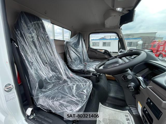 MITSUBISHI FUSO CANTER 2025-12 8817872-11