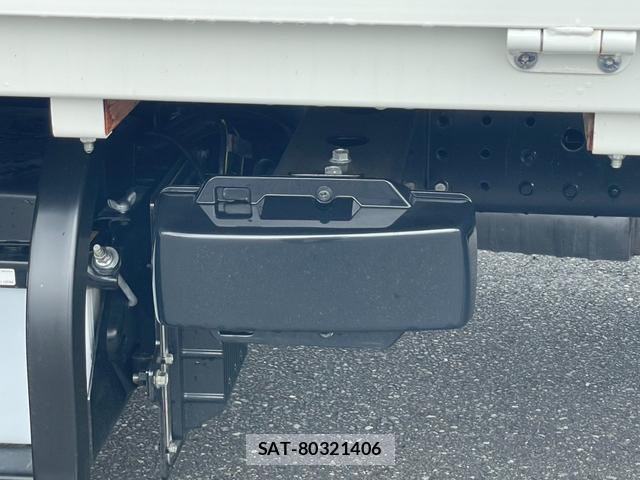 MITSUBISHI FUSO CANTER 2025-12 8817872-18
