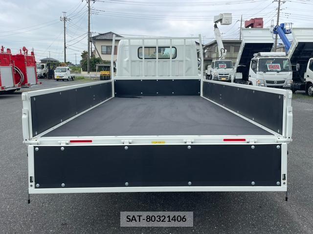 MITSUBISHI FUSO CANTER 2025-12 8817872-8