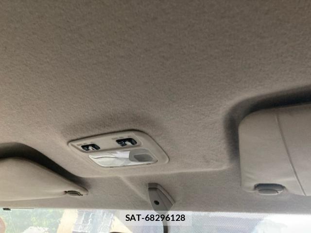 Nissan Caravan 2008-03 8812420-10