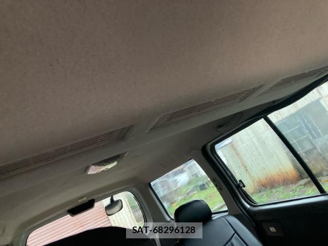 Nissan Caravan 2008-03 8812420-11