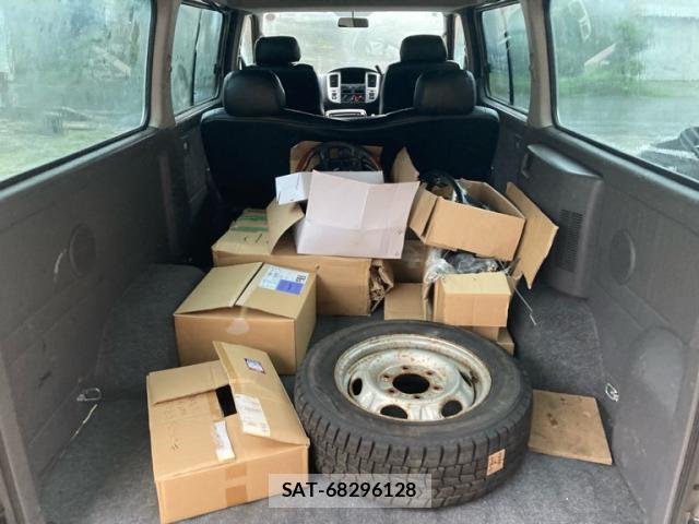 Nissan Caravan 2008-03 8812420-16