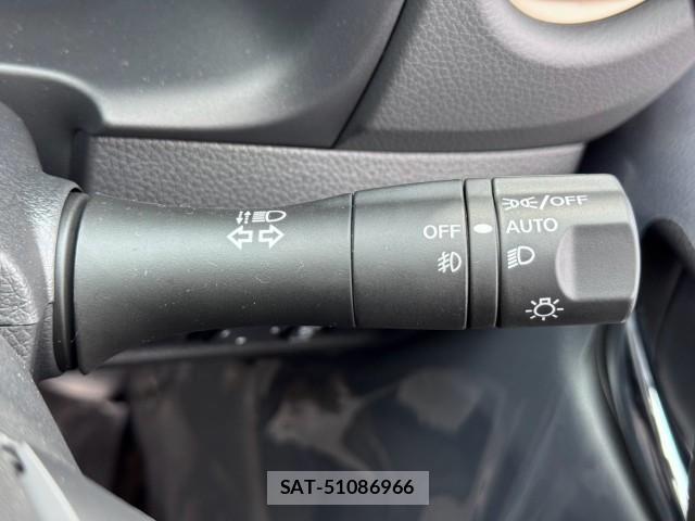 Nissan Caravan 2026-08 8815201-12