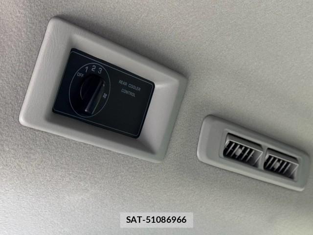 Nissan Caravan 2026-08 8815201-15