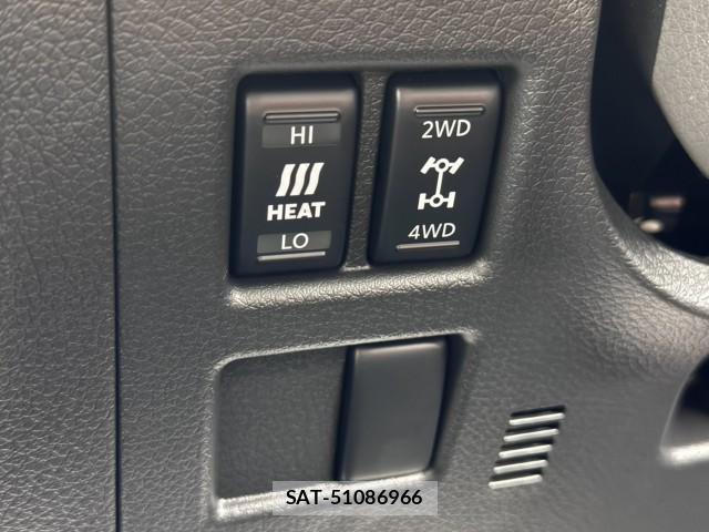 Nissan Caravan 2026-08 8815201-6