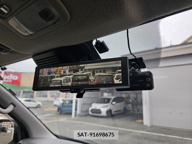 Nissan Caravan 2025-10 8815808-12