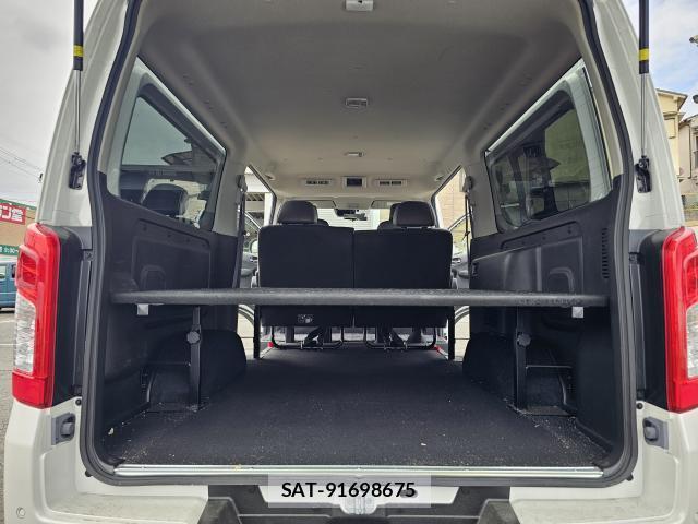 Nissan Caravan 2025-10 8815808-7