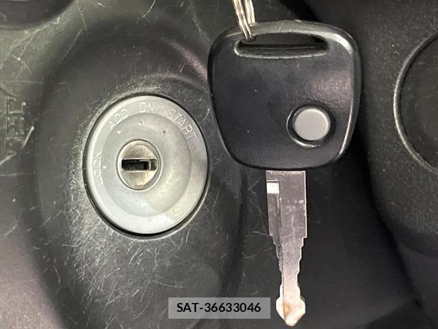 Mazda CAROL 2017-02 8814734-6
