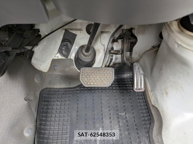 Suzuki CARRY TRUCK 2000 8813742-19