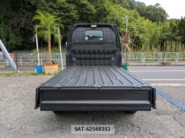 Suzuki CARRY TRUCK 2000 8813742-7