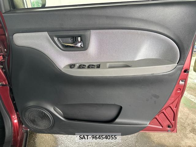 Daihatsu CAST 2015-09 8814411-18