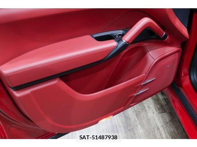 Porsche CAYENNE 2014-03 8812504-16