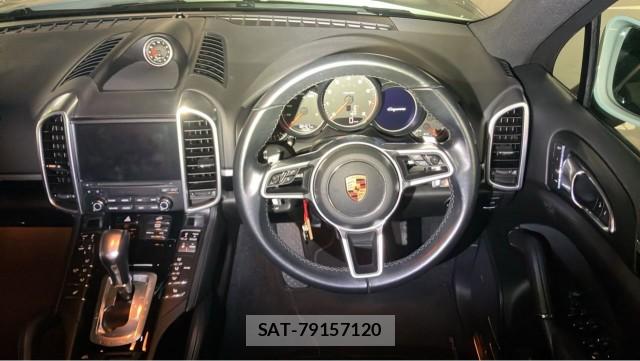 Porsche CAYENNE 2016-10 8815525-16