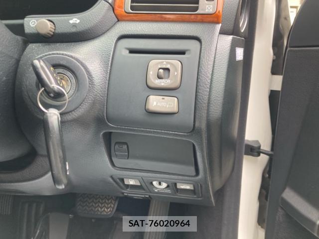 Toyota CELSIOR 2003-03 8813615-9