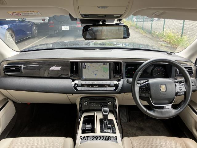 Toyota CENTURY 2022-03 8813956-2