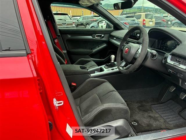 Honda CIVIC 2026-05 8812755-12