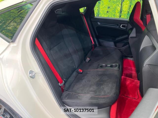 Honda CIVIC 2025-06 8814759-8