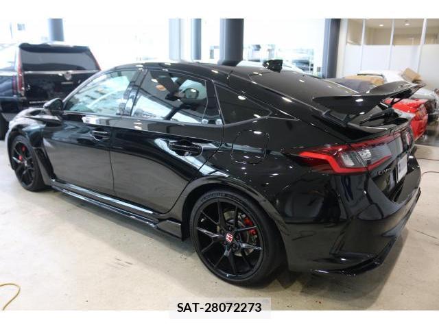 Honda CIVIC 2025-08 8817299-13