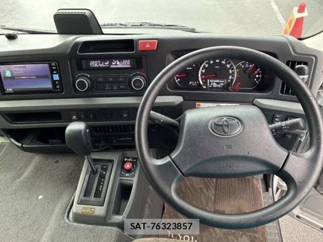 Toyota COASTER 2023-10 8814553-2