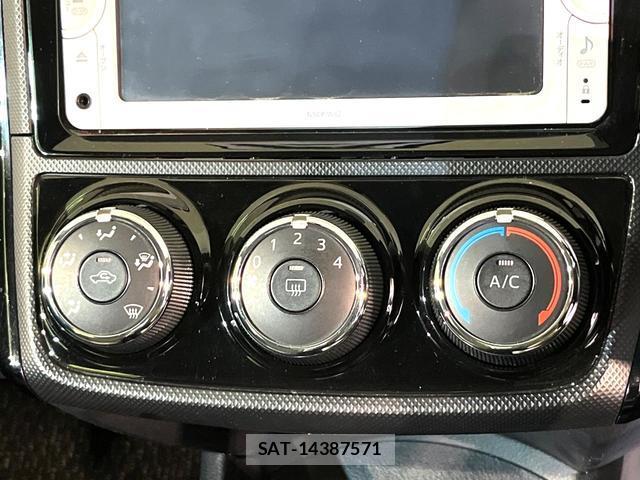 Toyota COROLLA AXIO 2012-11 8812862-4