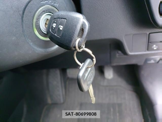 Toyota COROLLA AXIO 2016-08 8813782-14