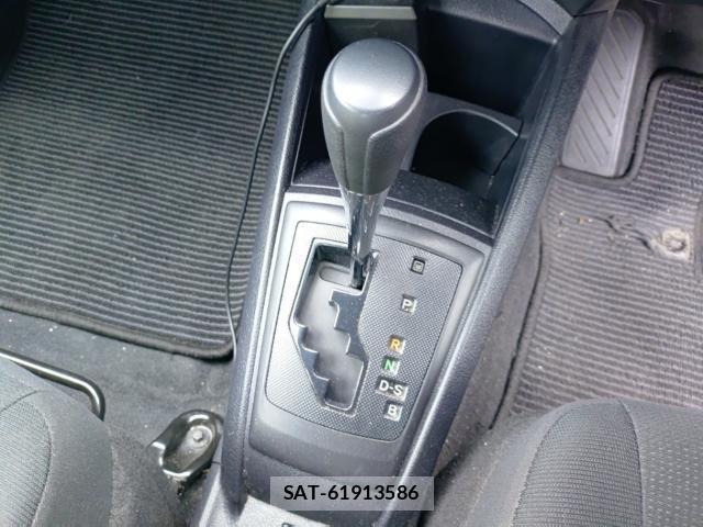 Toyota COROLLA AXIO 2021-09 8815317-11