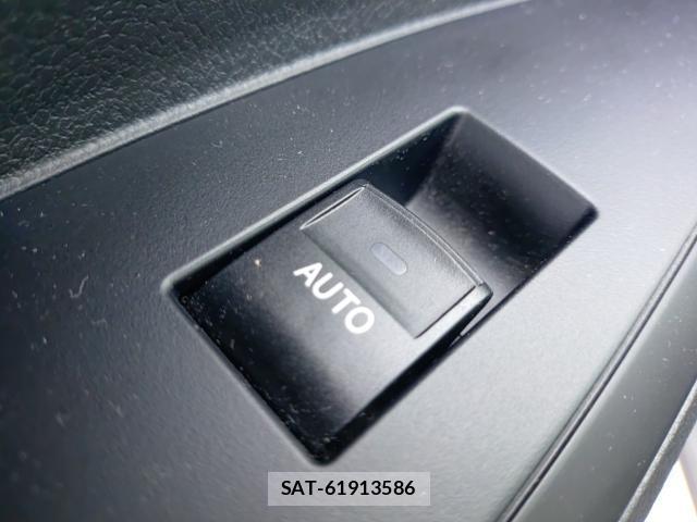 Toyota COROLLA AXIO 2021-09 8815317-12