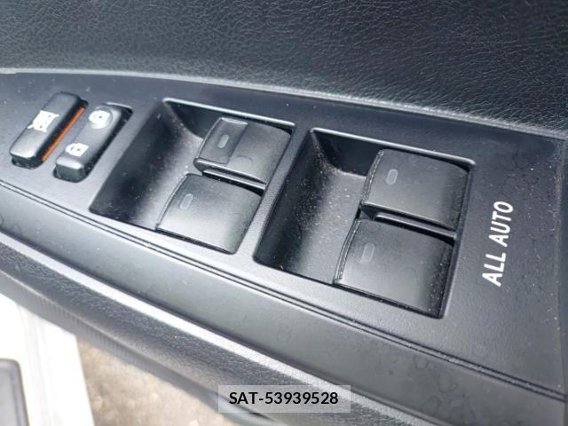 Toyota COROLLA AXIO 2017-09 8815323-13