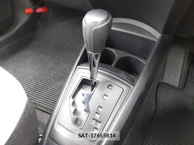 Toyota COROLLA AXIO 2016-09 8815324-11