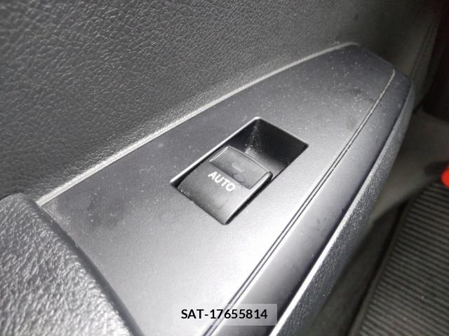 Toyota COROLLA AXIO 2016-09 8815324-12