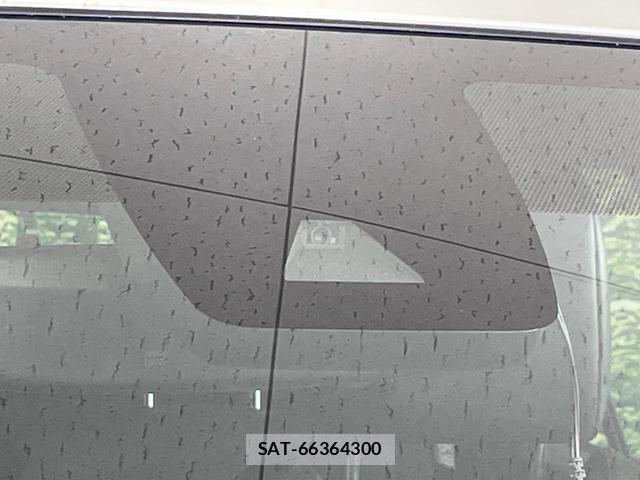 Toyota COROLLA CROSS 2021-11 8814383-4