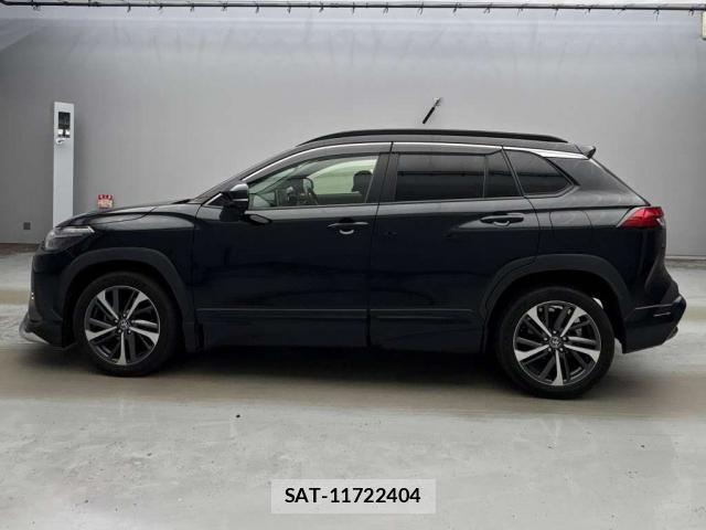 Toyota COROLLA CROSS 2023-04 8816111-12