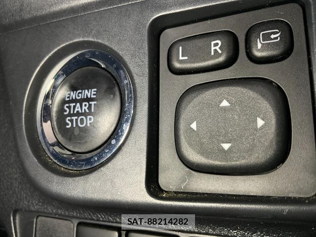 Toyota COROLLA FIELDER 2018-02 8817398-17