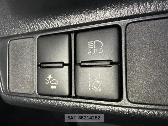 Toyota COROLLA FIELDER 2018-02 8817398-18