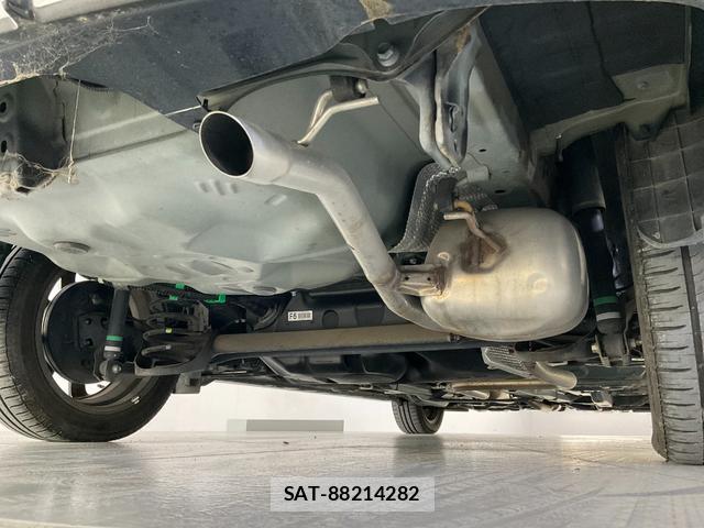 Toyota COROLLA FIELDER 2018-02 8817398-9