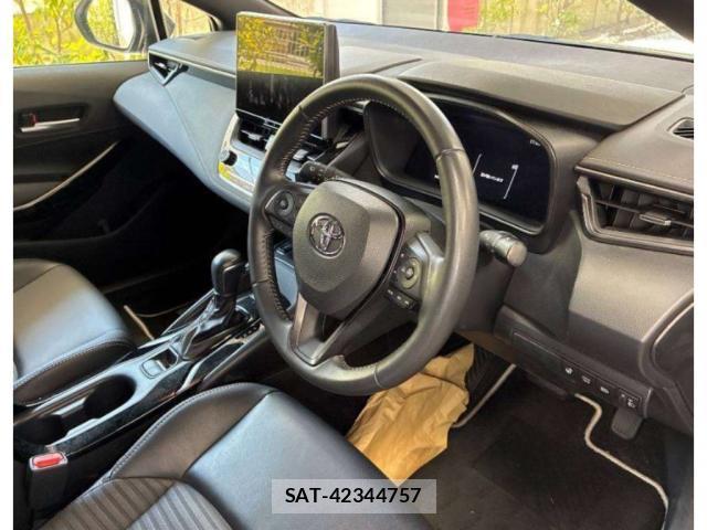 Toyota COROLLA TOURING 2023-04 8816866-2
