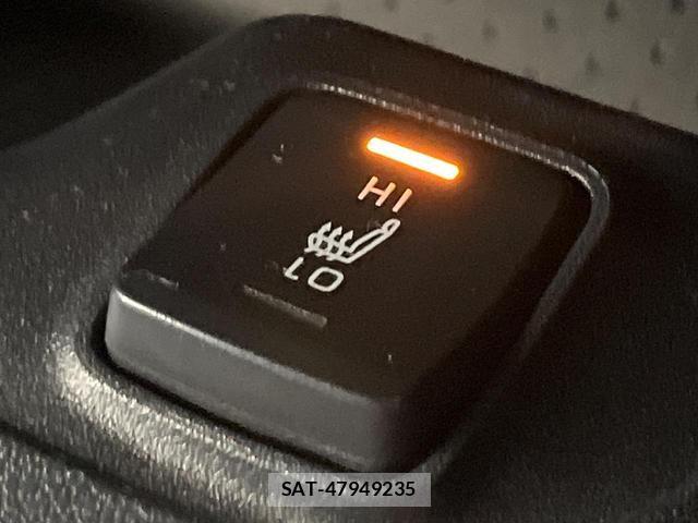 Toyota COROLLA TOURING 2020-11 8817510-6