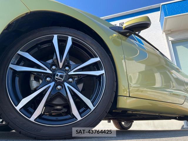 Honda CR-Z 2012-10 8813235-12