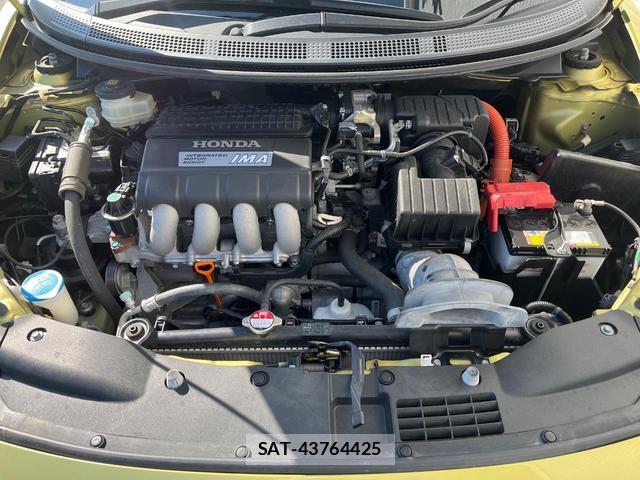 Honda CR-Z 2012-10 8813235-17