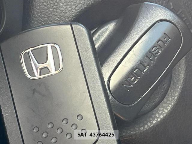 Honda CR-Z 2012-10 8813235-6